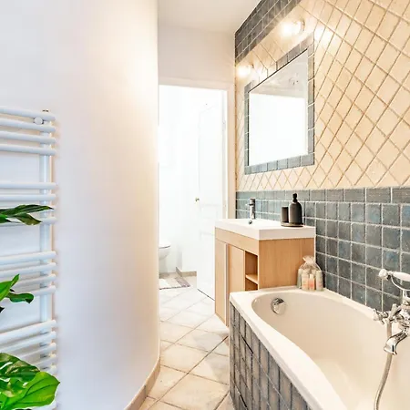 Trocadero Eiffel Cozy